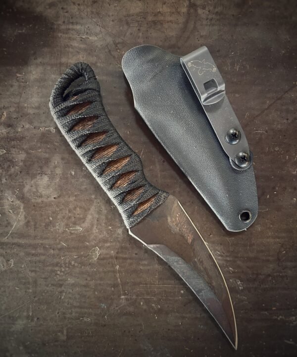 Alternative view of Erinyes DE Burnt Jute