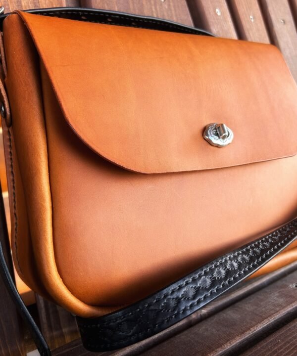 Cherry Creek Purse in Tobacco