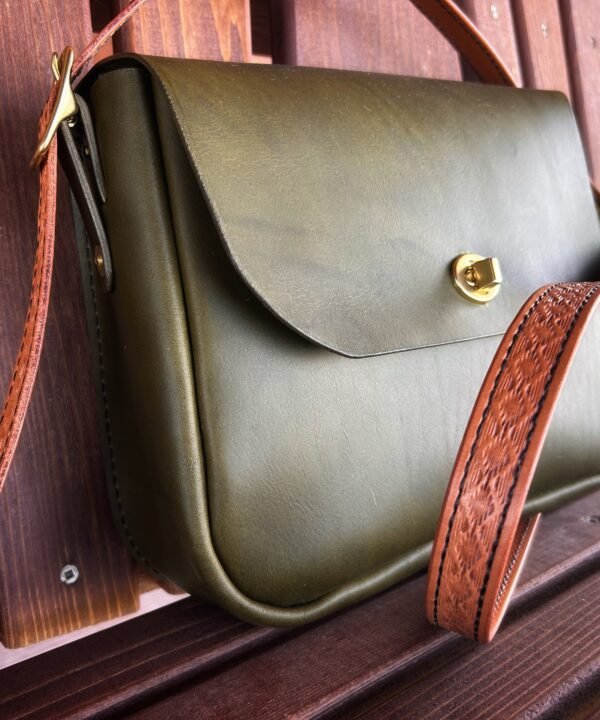 Cherry Creek Purse in Olive