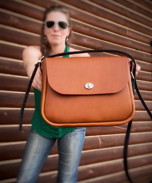 Alternative view of Cherry Creek Purse in Tobacco