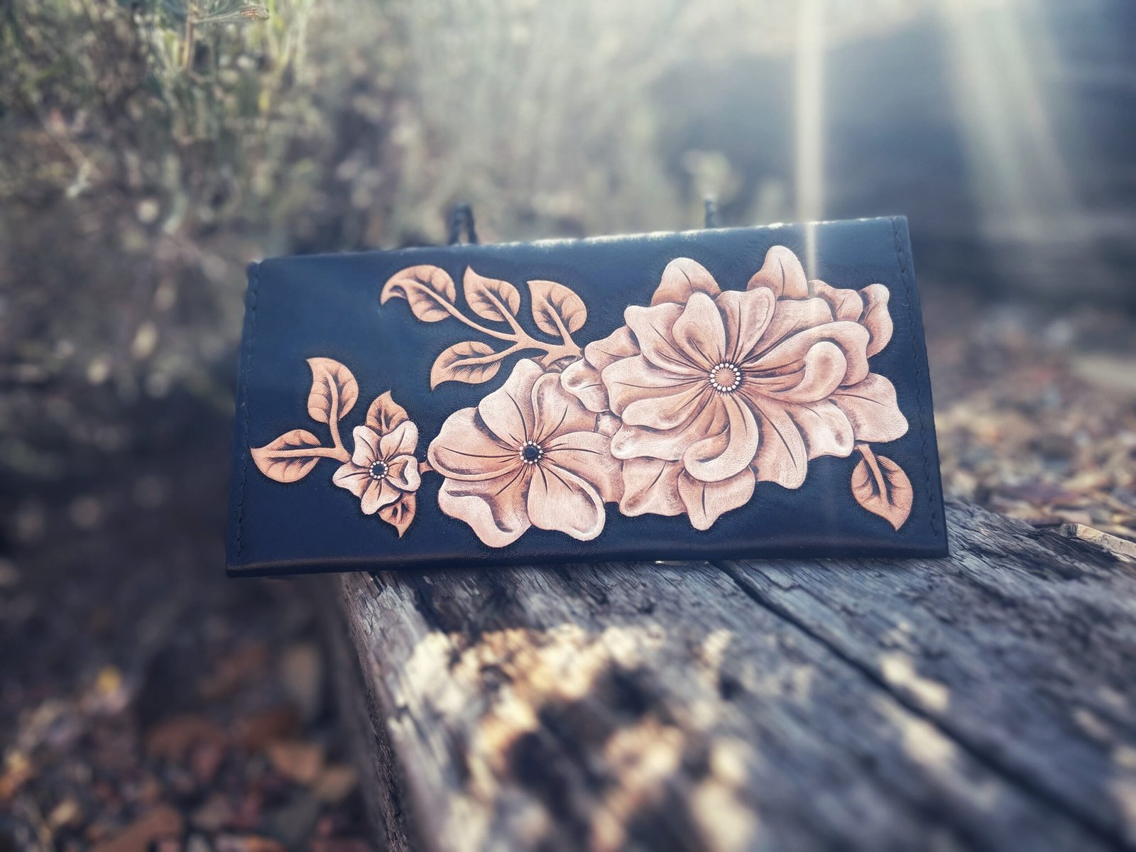 Madison Wallet Black Botanicals - Image 4