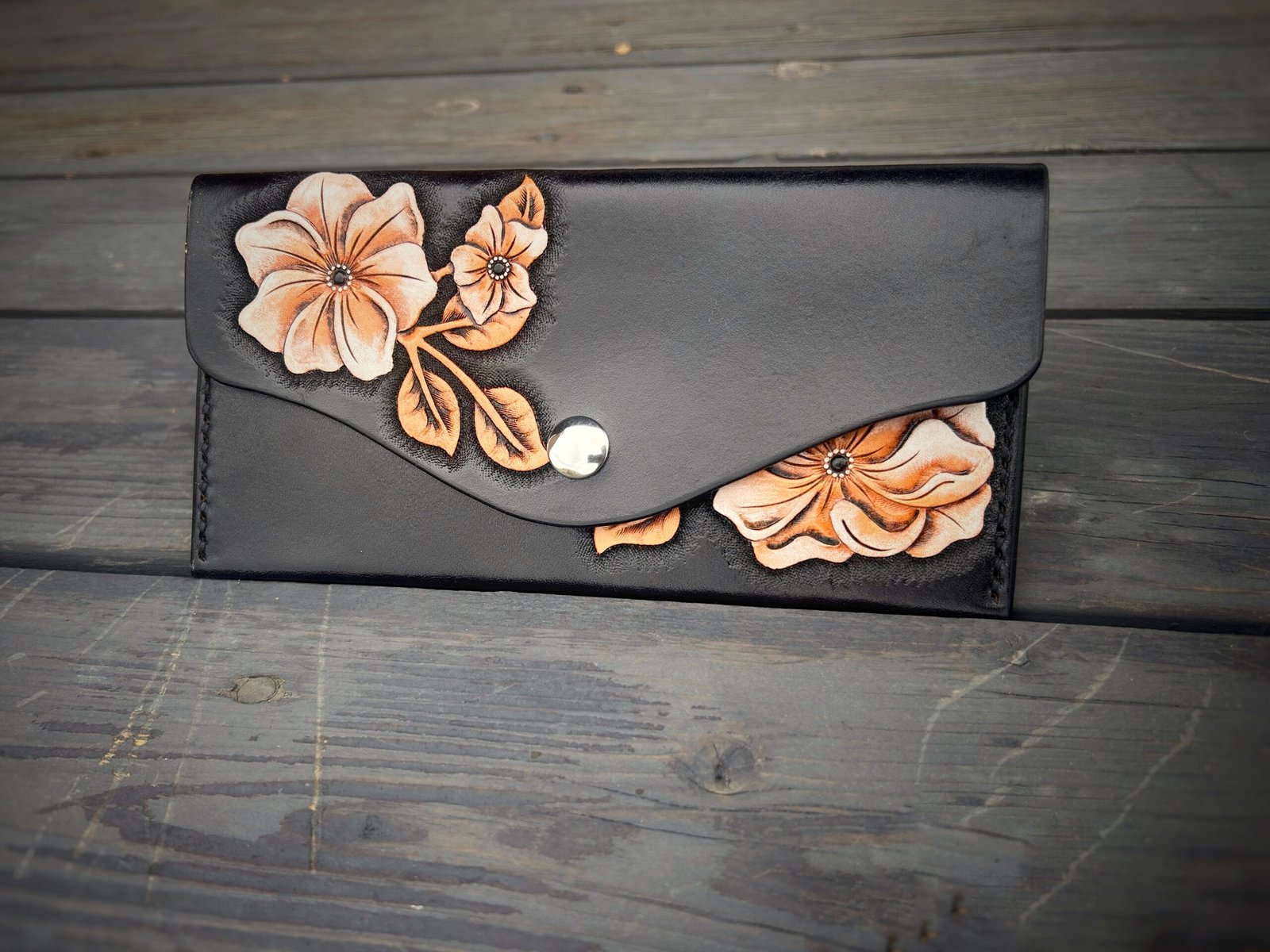 Madison Wallet Black Botanicals
