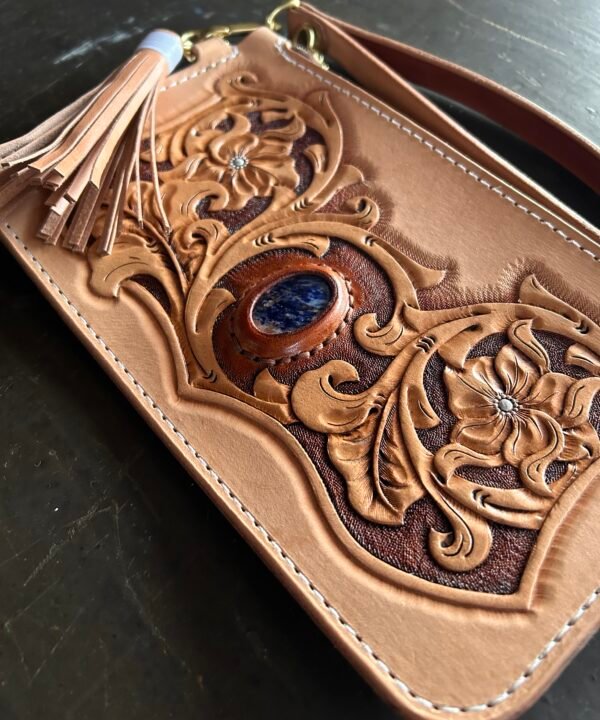 Alternative view of Stoned Teton Clutch