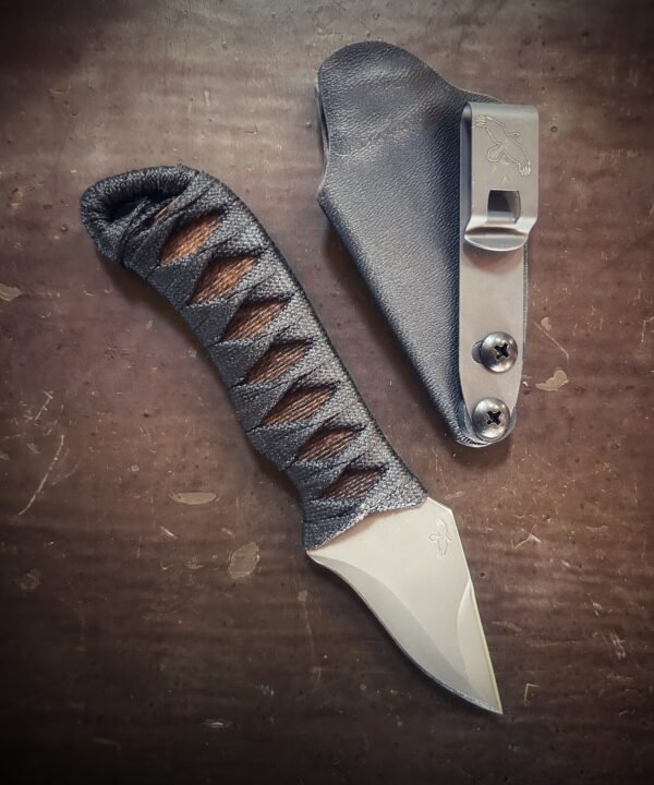 Little Feather with burnt jute and black wrap