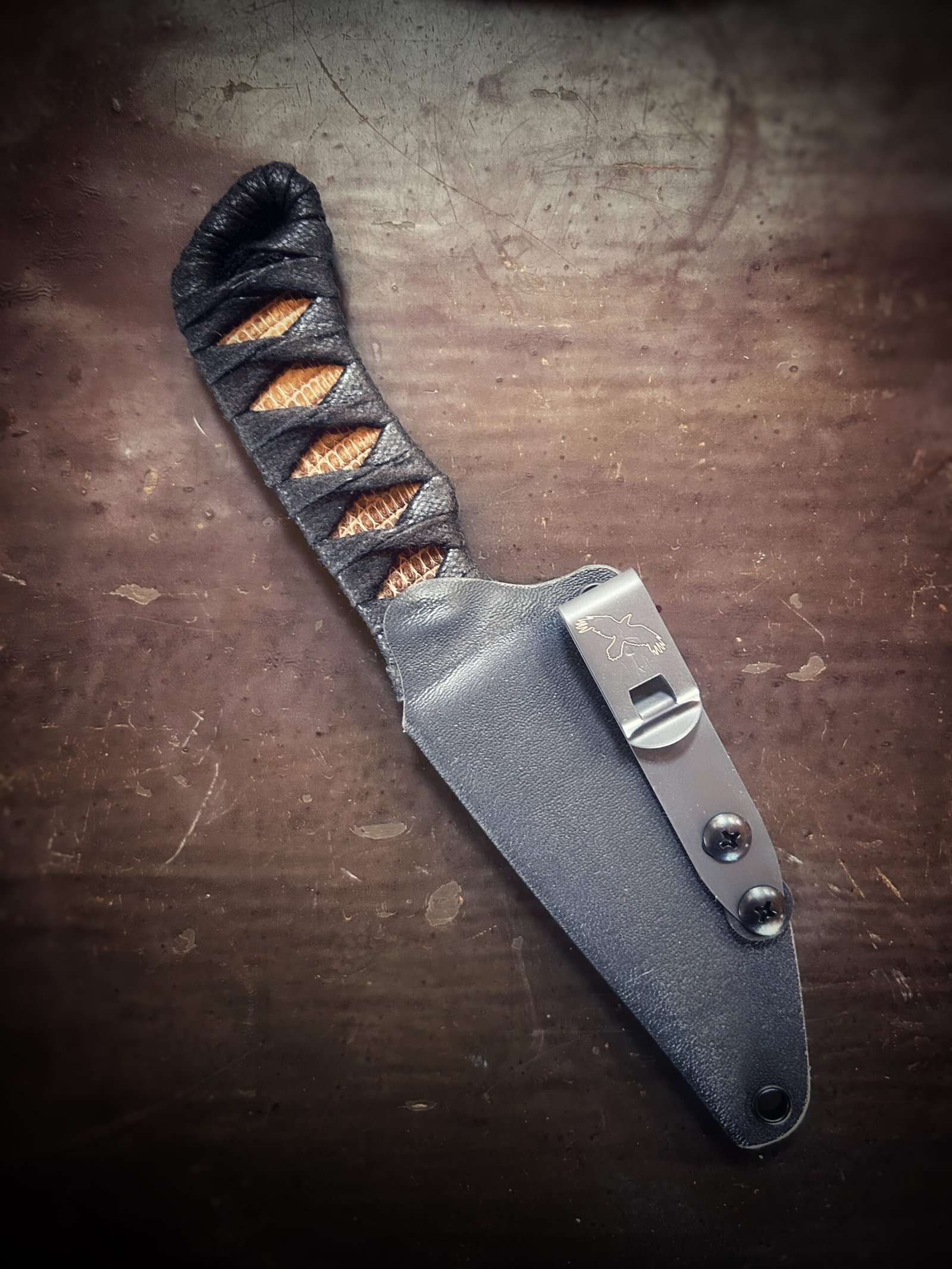 Erinyes lizard and black wrap