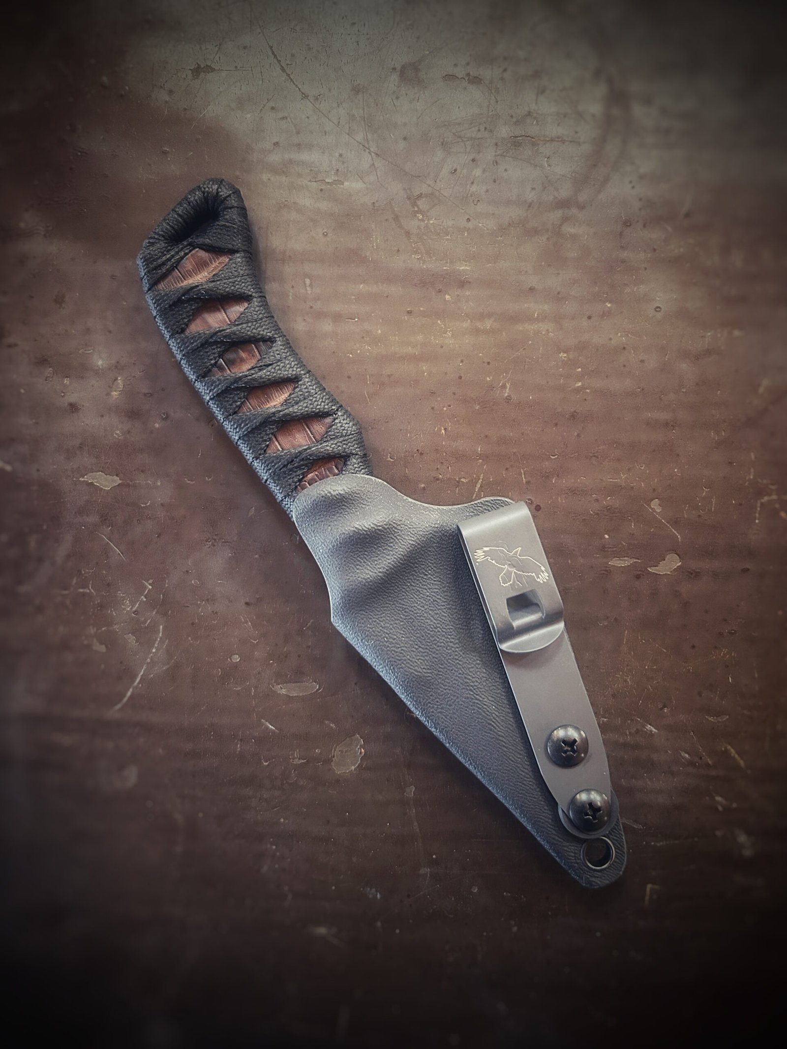 Espina with crocodile and black wrap