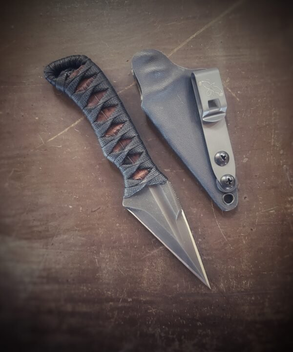 Espina with crocodile and black wrap