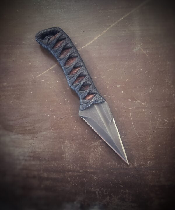 Espina with crocodile and black wrap