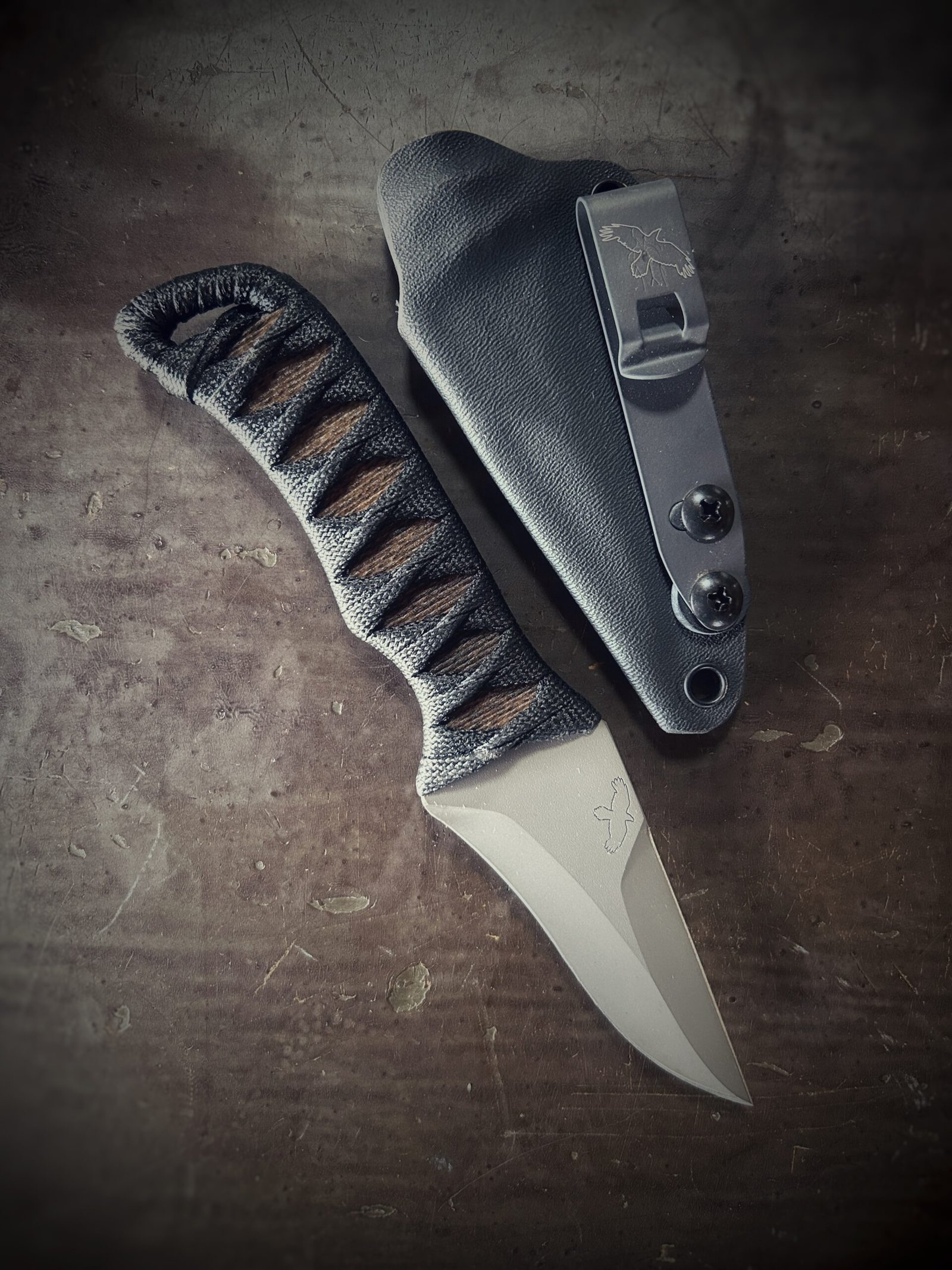 Wizard Finger with matte finish and burnt jute and black wrap with sheath